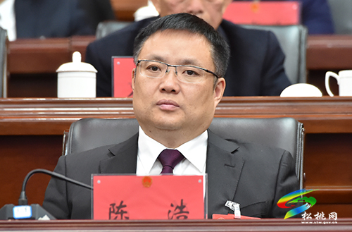 松桃苗族自治縣第十七屆人民代表大會第一次會議第二次全體會議召開