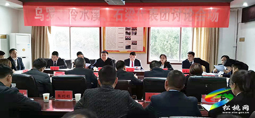 ​【聚焦“兩會”】受鼓舞　表決心——人大各代表團開展分組討論