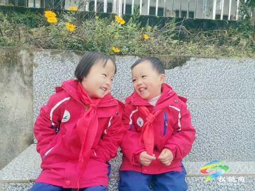 校服捐贈暖冬行　教育振興助發(fā)展