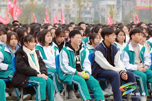 松桃：巡回法庭進(jìn)校園 “以案釋法”護(hù)成長