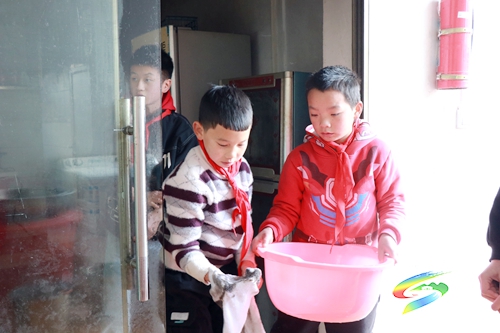 普覺鎮(zhèn)創(chuàng)新推出“青少年+”“掃地抹屋”系列活動