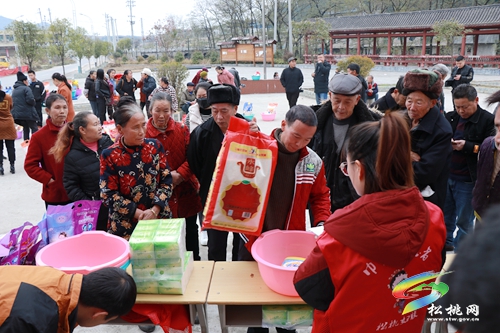 普覺鎮(zhèn)團(tuán)委開展“春暉暖行愛在普覺”公益捐贈(zèng)活動(dòng)