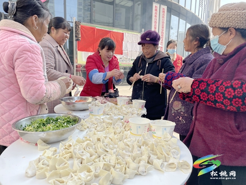 育才社區(qū)：情暖冬至節(jié)　濃濃餃子情