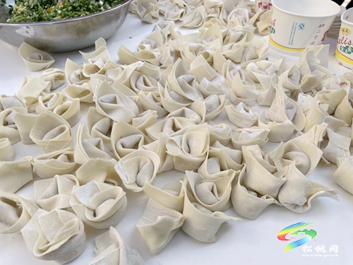 育才社區(qū)：情暖冬至節(jié)　濃濃餃子情