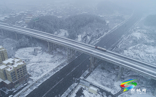 松桃：抗雪凝保暢通