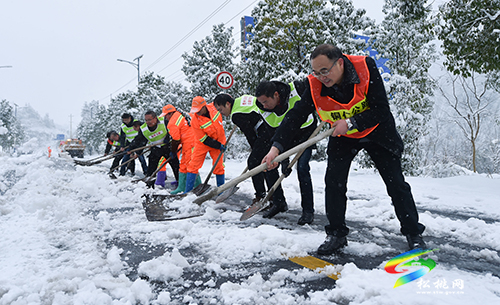 松桃：抗雪凝保暢通