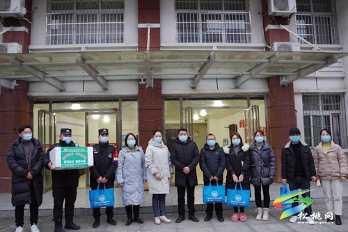 【疫情防控中醫(yī)有“方”】松桃民族中醫(yī)院為一線防控人員贈送中藥湯劑