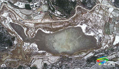 松桃：雪地捕魚　迎新年