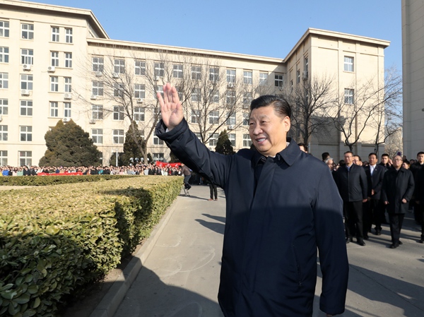 青春在不懈奮斗中綻放絢麗之花