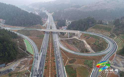 ​沿印松高速建成通車(chē)