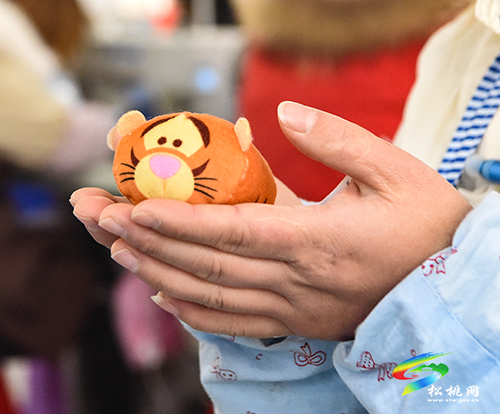 松桃：山海相連情意濃　玩具車間生產(chǎn)忙