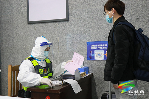 ​松桃火車站：嚴把疫情防控關(guān) 確保旅客平安出行