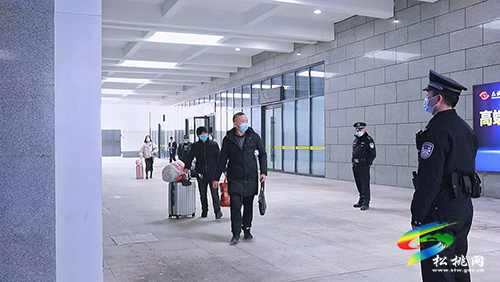 ​松桃火車站：嚴把疫情防控關(guān) 確保旅客平安出行