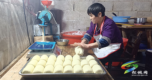 ​【新春走基層】寨英古鎮(zhèn)特色年料——米豆腐供不應(yīng)求
