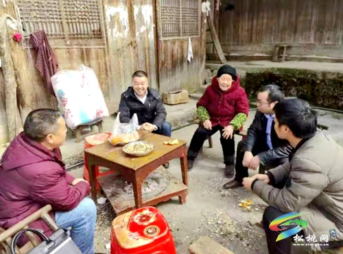 松桃計生協(xié)會開展“暖心行動”系列關懷活動