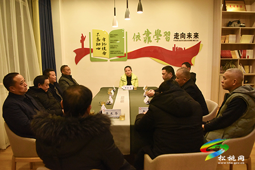 “共筑統(tǒng)戰(zhàn)新時(shí)代，畫(huà)好最大同心圓”——松桃舉辦第九期VV沙龍活動(dòng)