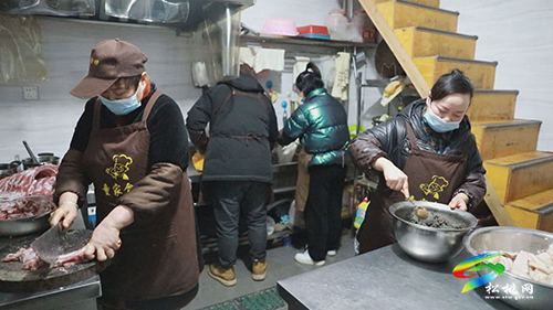 【新春走基層】松桃：特色扣肉銷售旺
