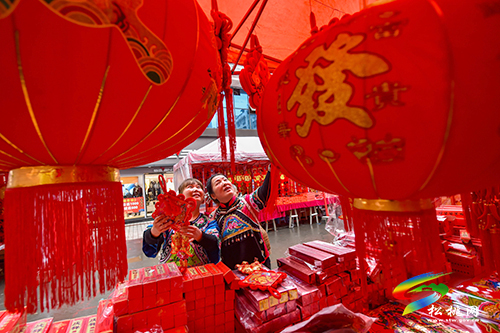 ​【網(wǎng)絡中國節(jié)•春節(jié)】松桃：購年貨　迎新年