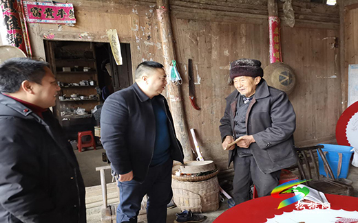 ​縣委統(tǒng)戰(zhàn)部春節(jié)走訪慰問臺(tái)胞臺(tái)屬、歸僑僑眷