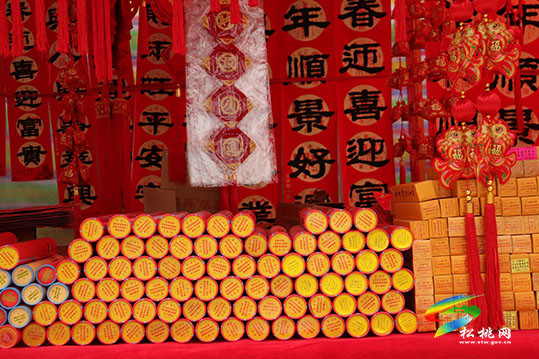 【網(wǎng)絡(luò)中國(guó)節(jié)•春節(jié)】​迎春節(jié)年貨市場(chǎng)銷售火爆