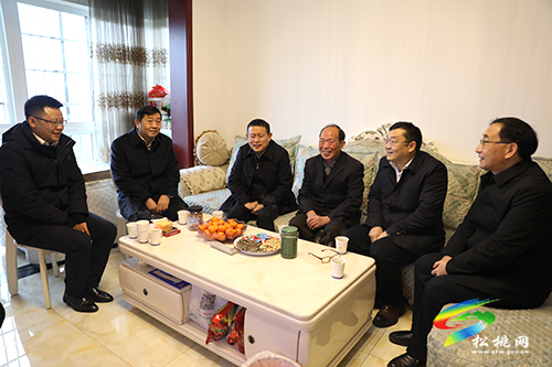 松桃四家班子領(lǐng)導(dǎo)開展春節(jié)走訪慰問(wèn)活動(dòng)