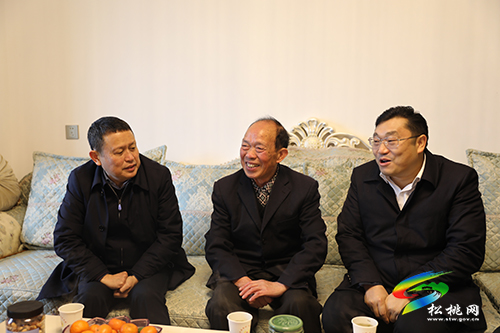 松桃四家班子領(lǐng)導(dǎo)開展春節(jié)走訪慰問(wèn)活動(dòng)