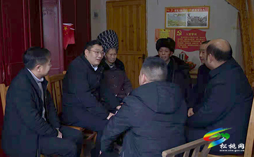 吳廷友開展春節(jié)前走訪慰問活動