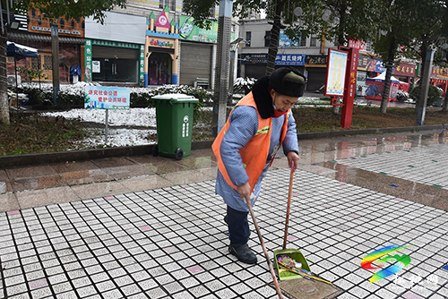 ​【新春走基層】環(huán)衛(wèi)工人：堅守工作崗位  保障城市整潔