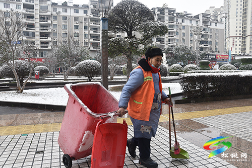 ​【新春走基層】環(huán)衛(wèi)工人：堅守工作崗位  保障城市整潔