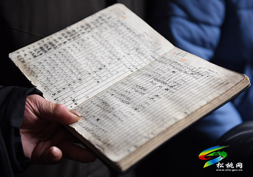 ​【網(wǎng)絡(luò)中國節(jié)·春節(jié)】松桃：春節(jié)發(fā)紅包 農(nóng)民樂開懷