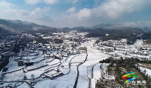 ​【網(wǎng)絡(luò)中國(guó)節(jié)·春節(jié)】松桃：雪后苗寨美景如畫