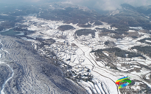 ​【網(wǎng)絡(luò)中國(guó)節(jié)·春節(jié)】松桃：雪后苗寨美景如畫