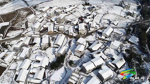 ​【網(wǎng)絡(luò)中國(guó)節(jié)·春節(jié)】松桃：雪后苗寨美景如畫