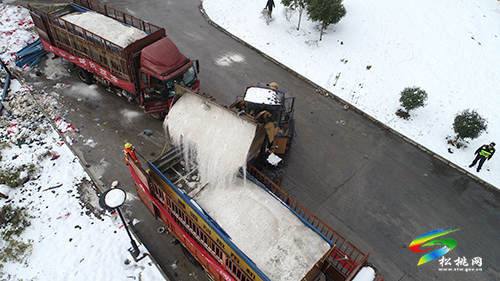 松桃：高速除雪保暢通