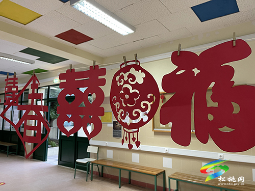 松桃苗族服飾亮相葡萄牙校園