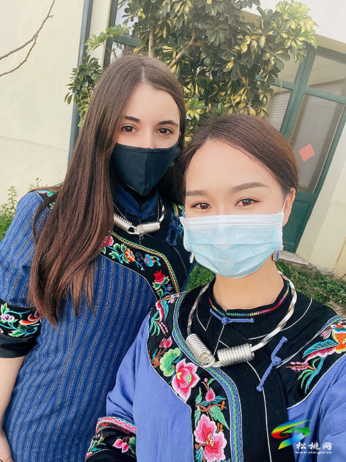 松桃苗族服飾亮相葡萄牙校園