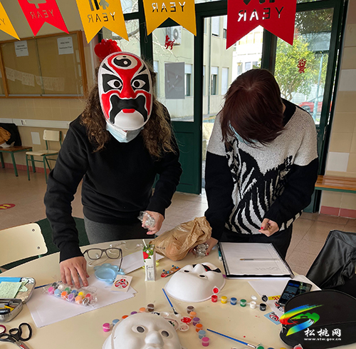 松桃苗族服飾亮相葡萄牙校園