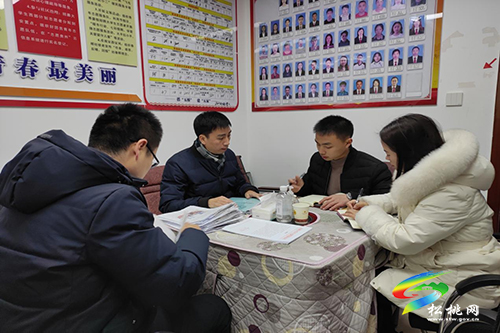 黃沛民到育才社區(qū)調(diào)研東西部協(xié)作項(xiàng)目“春暉扶苗計(jì)劃”助學(xué)行動(dòng)