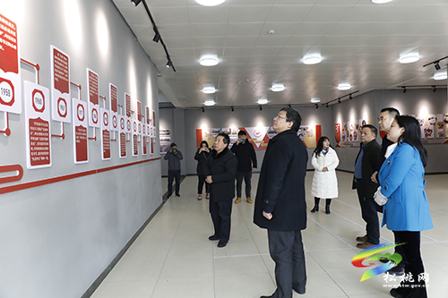 省評估組來松桃開展民族團(tuán)結(jié)示范創(chuàng)建評估工作
