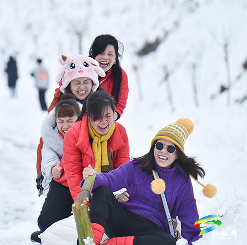 松桃：體驗(yàn)野外滑雪