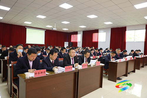松桃苗族自治縣第十七屆人大常委會第一次會議召開