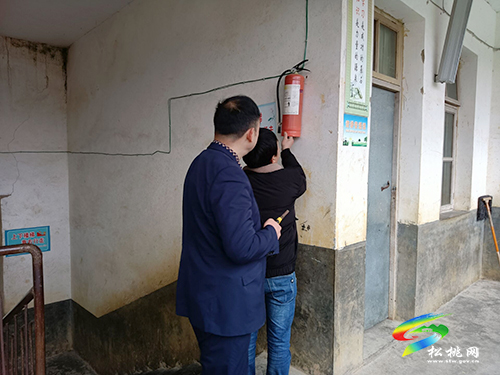 長(zhǎng)征村小學(xué)開展校園安全隱患大排查