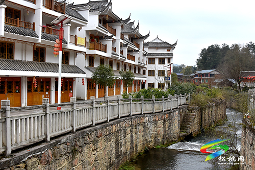 松桃開(kāi)展特色田園鄉(xiāng)村示范村建設(shè)調(diào)研