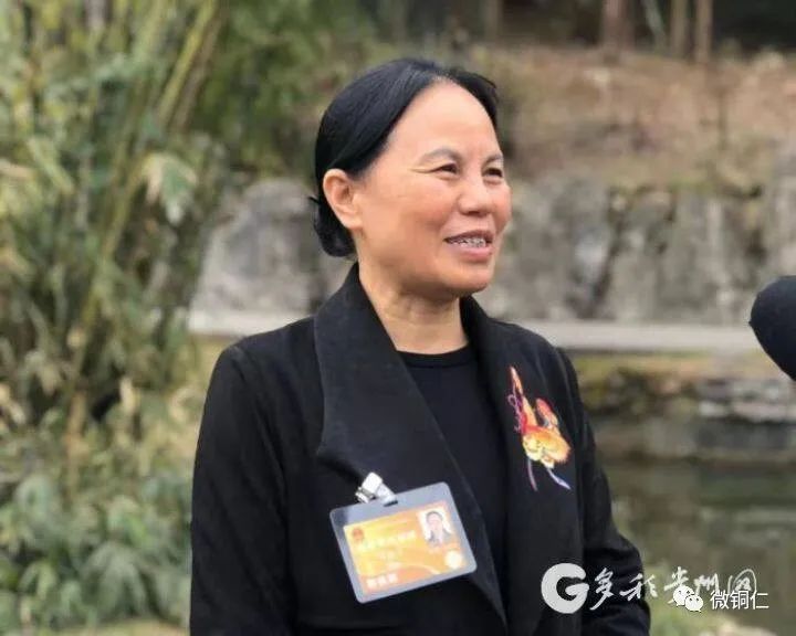 石麗平：繡布上的56只蝴蝶，象征著56個(gè)民族