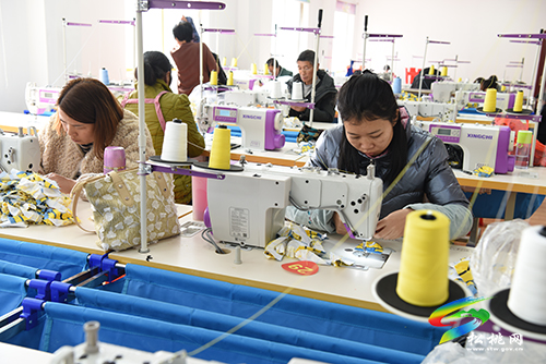 石梁鄉(xiāng)：打造鄉(xiāng)村振興微工廠 助100余婦女家門口就業(yè)