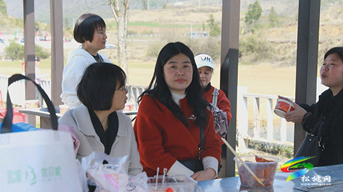 ​歡聚長征村　共度國際勞動(dòng)?jì)D女節(jié)