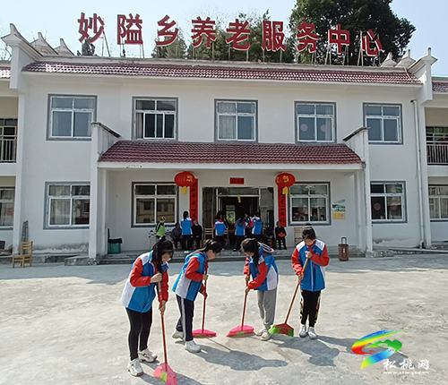 妙隘鄉(xiāng)完小開展學(xué)雷鋒樹新風(fēng)活動