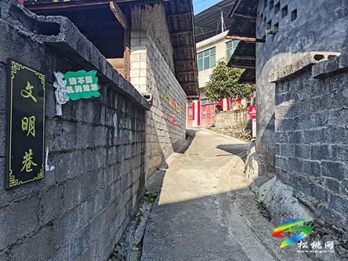 松桃文山社區(qū)文明鄉(xiāng)風(fēng)入畫來