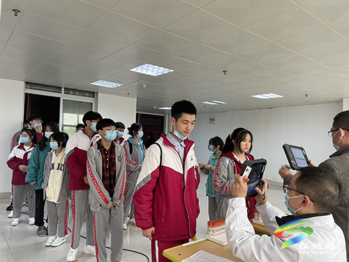 “送檢到?！?為高考學子打好健康第一關