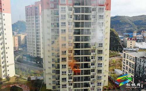 松桃開展易地扶貧搬遷安置點(diǎn)高層建筑滅火救援綜合演練